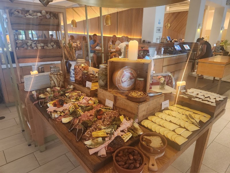 Anchor & Den — International in Seven Mile Beach, Grand Cayman