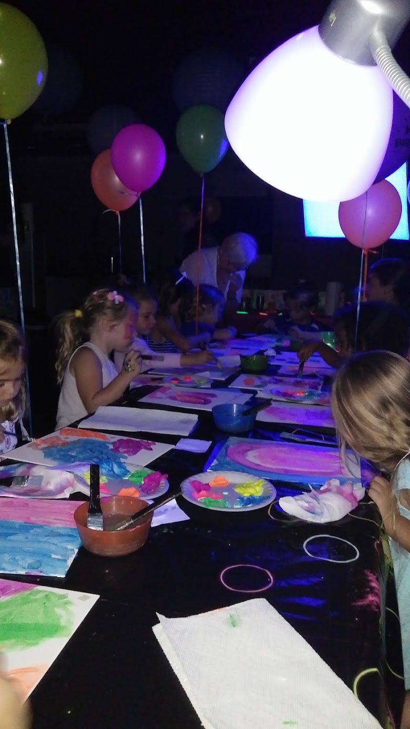 Art Nest Studio — Art & Crafts in George Town, Grand Cayman photo 3