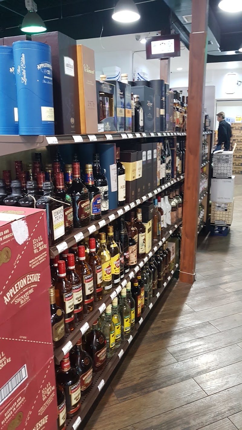 Blackbeard's Grand Harbour — Liquor Store in South Sound, Grand Cayman photo 2