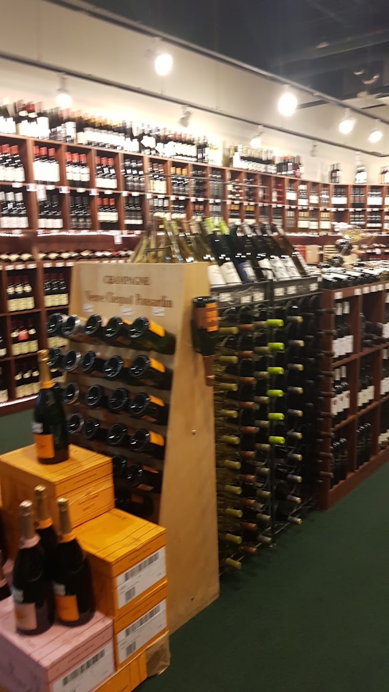 Blackbeard's Grand Harbour — Liquor Store in South Sound, Grand Cayman photo 3