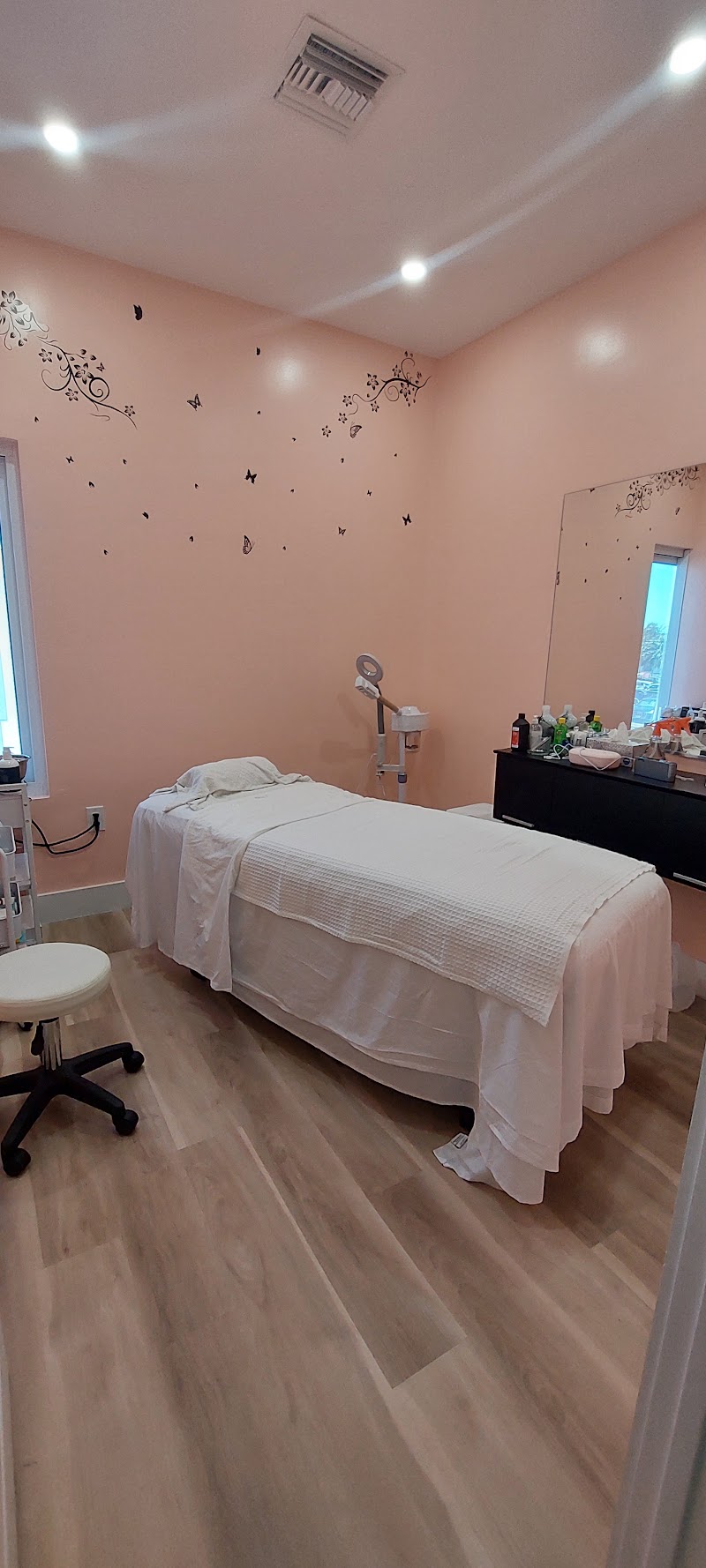 Blossom Day Spa — Day Spa in George Town, Grand Cayman photo 3