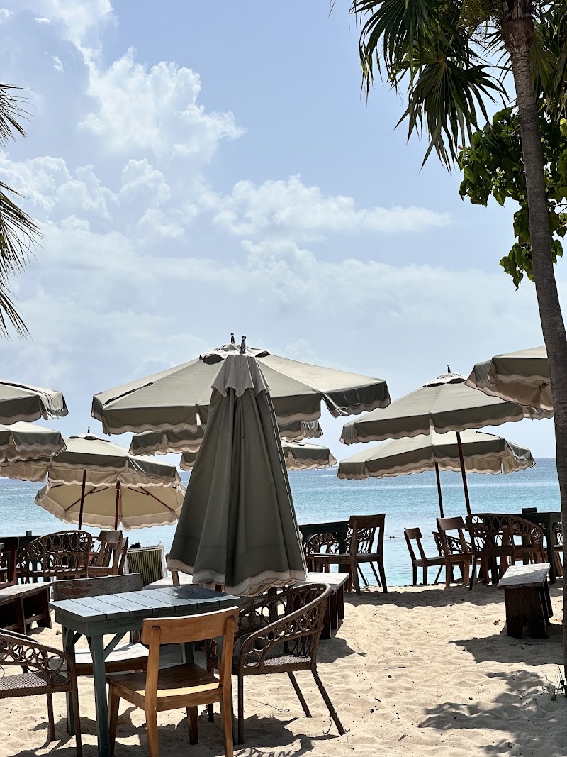 Bonny Moon Beach Club — Beach Restaurant in Seven Mile Beach, Grand Cayman