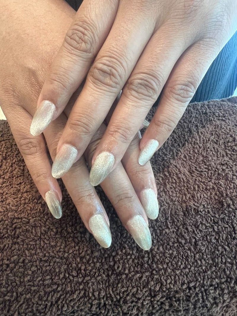 Eclipze Hair Design & Day Spa — Beauty Salon in Camana Bay, Grand Cayman photo 2