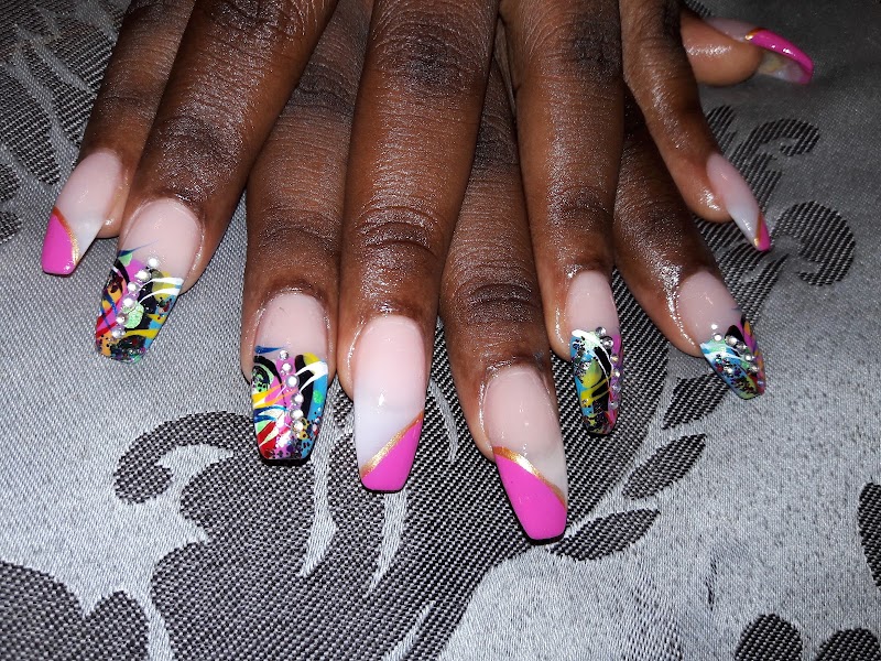 Fen's Beauty Salon and Barbers — Hair Salon in George Town, Grand Cayman photo 3