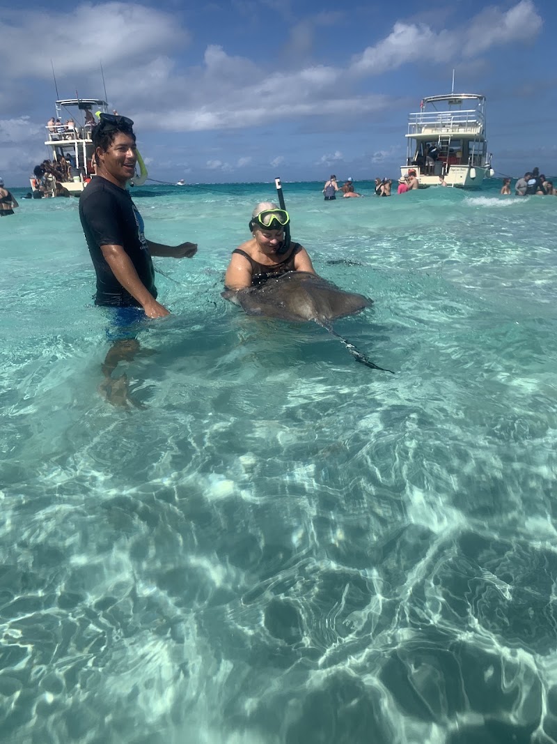 George's Watersports — Boat Tours in Seven Mile Beach, Grand Cayman photo 3