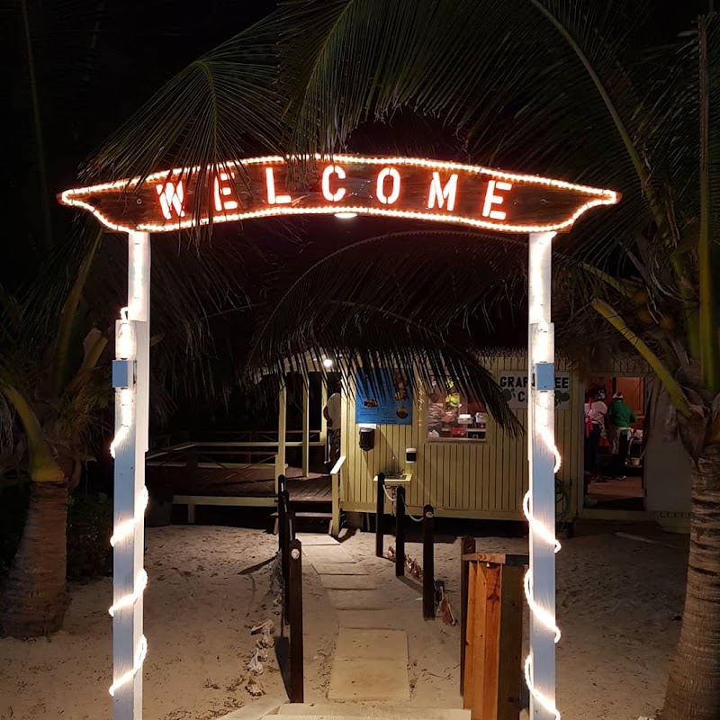 Grape Tree Cafe — Seafood Restaurant in Bodden Town, Grand Cayman photo 1