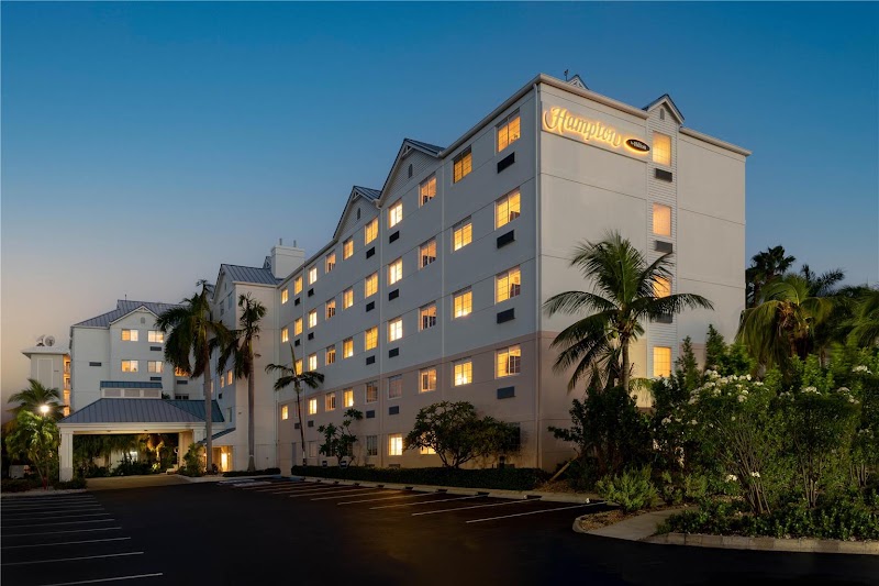 Hampton by Hilton Grand Cayman