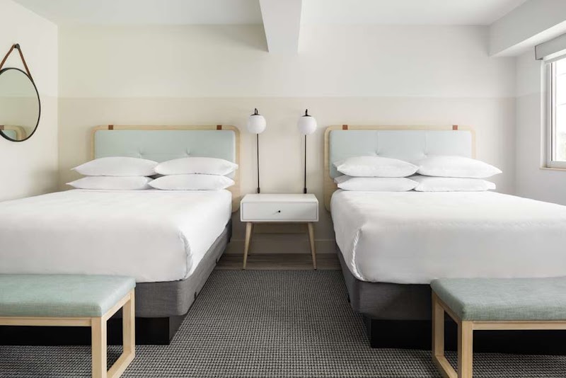 Hampton by Hilton Grand Cayman — Budget in Seven Mile Beach, Grand Cayman photo 2