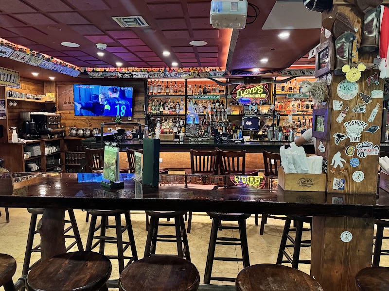 Lloyd's Smokehouse: Barbeque & Grill — Barbecue Restaurant in Camana Bay, Grand Cayman photo 3