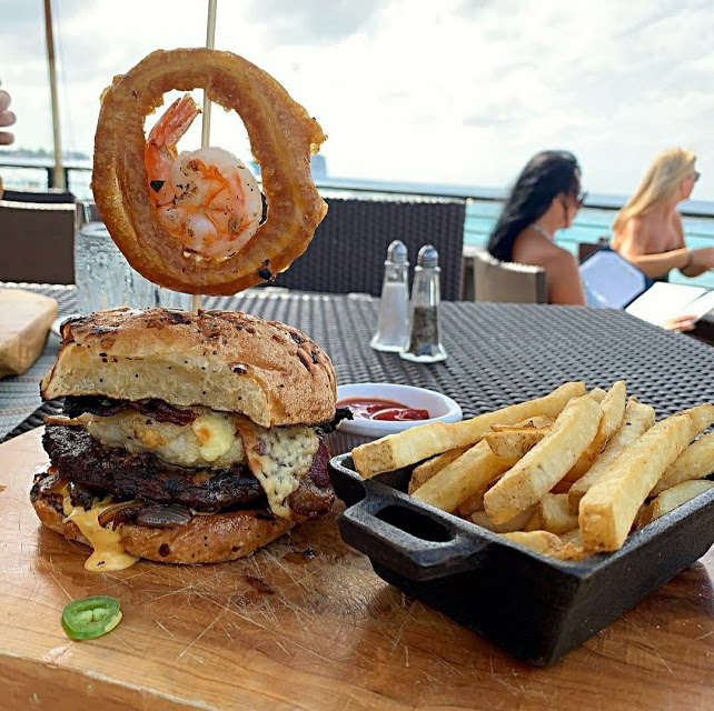 Lobster Pot — Seafood in George Town, Grand Cayman photo 2