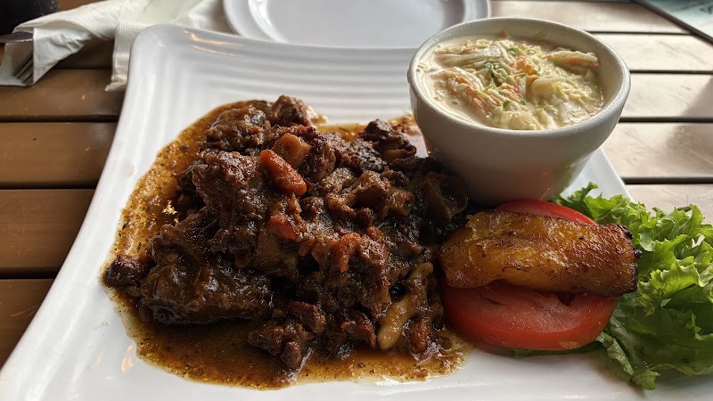 Peppers Bar & Grill — Bar & Grill in Seven Mile Beach, Grand Cayman photo 3