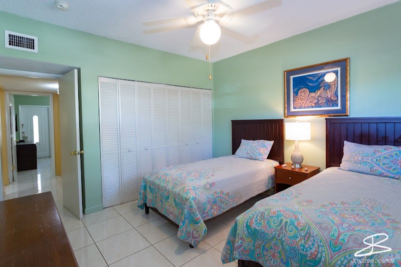Plantation Village — Vacation Rentals in Seven Mile Beach, Grand Cayman photo 2