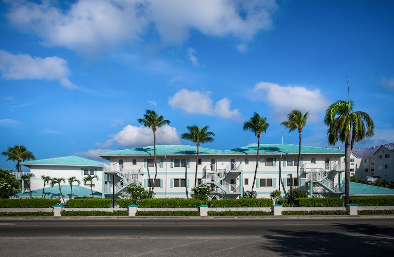 Seven Mile Beach Resort & Club — Beach Resort in George Town, Grand Cayman