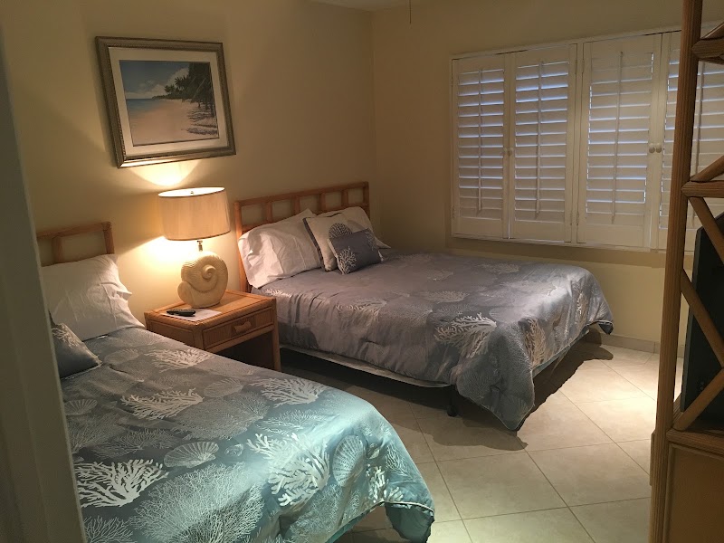 Seven Mile Beach Resort & Club — Beach Resort in George Town, Grand Cayman photo 2