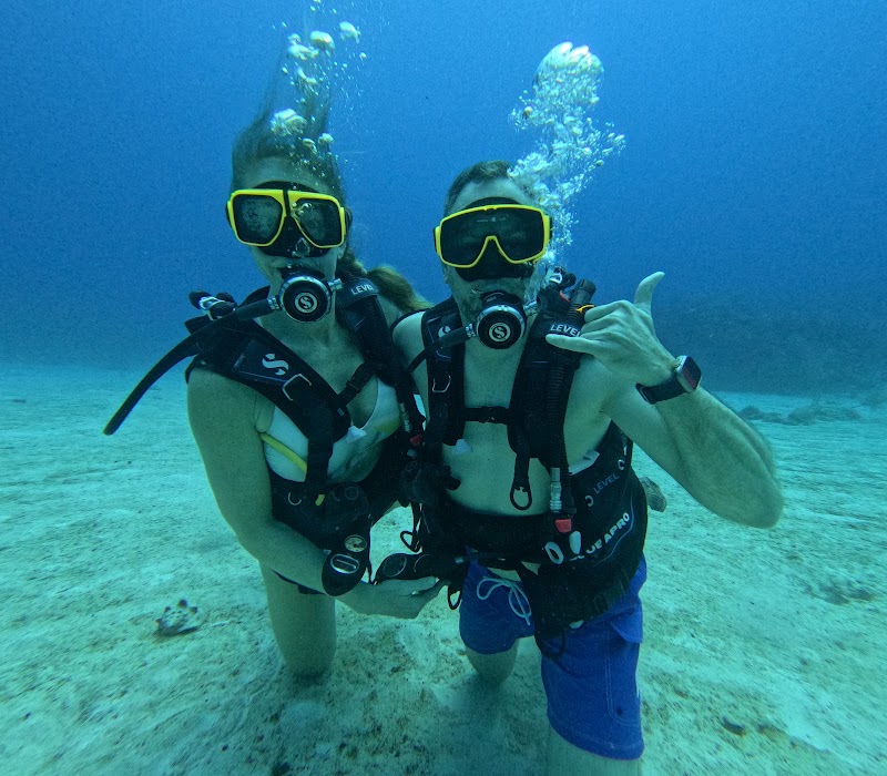 Silver Thatch Watersports — Watersports Tours in Cayman Kai, Grand Cayman photo 3