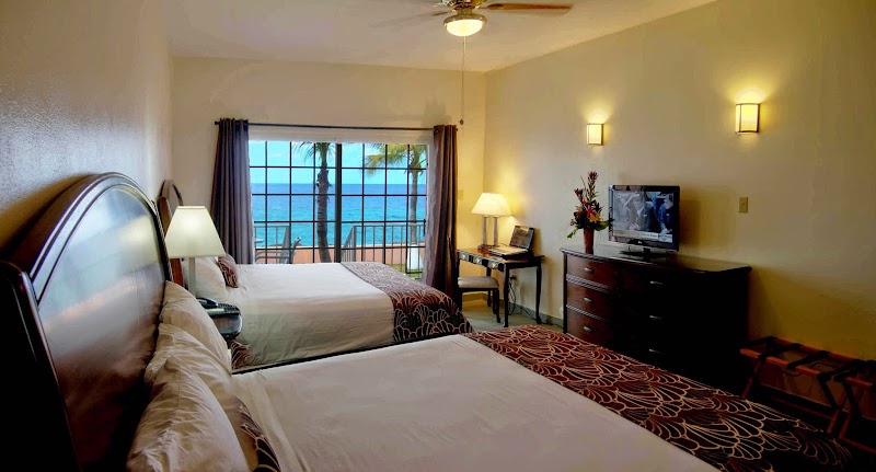 Sunset Divers at Sunset House — Shore Diving in George Town, Grand Cayman photo 2