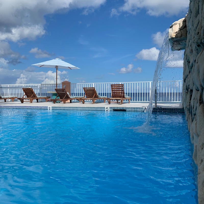 Sunset Divers at Sunset House — Shore Diving in George Town, Grand Cayman photo 3