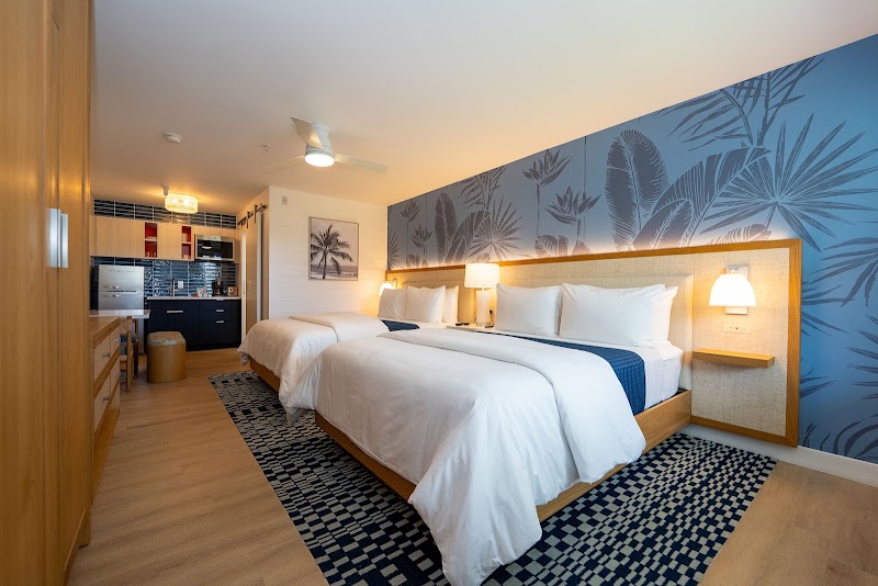 The Sunshine Hotel & Suites — All-Suite Hotel in Seven Mile Beach, Grand Cayman photo 2