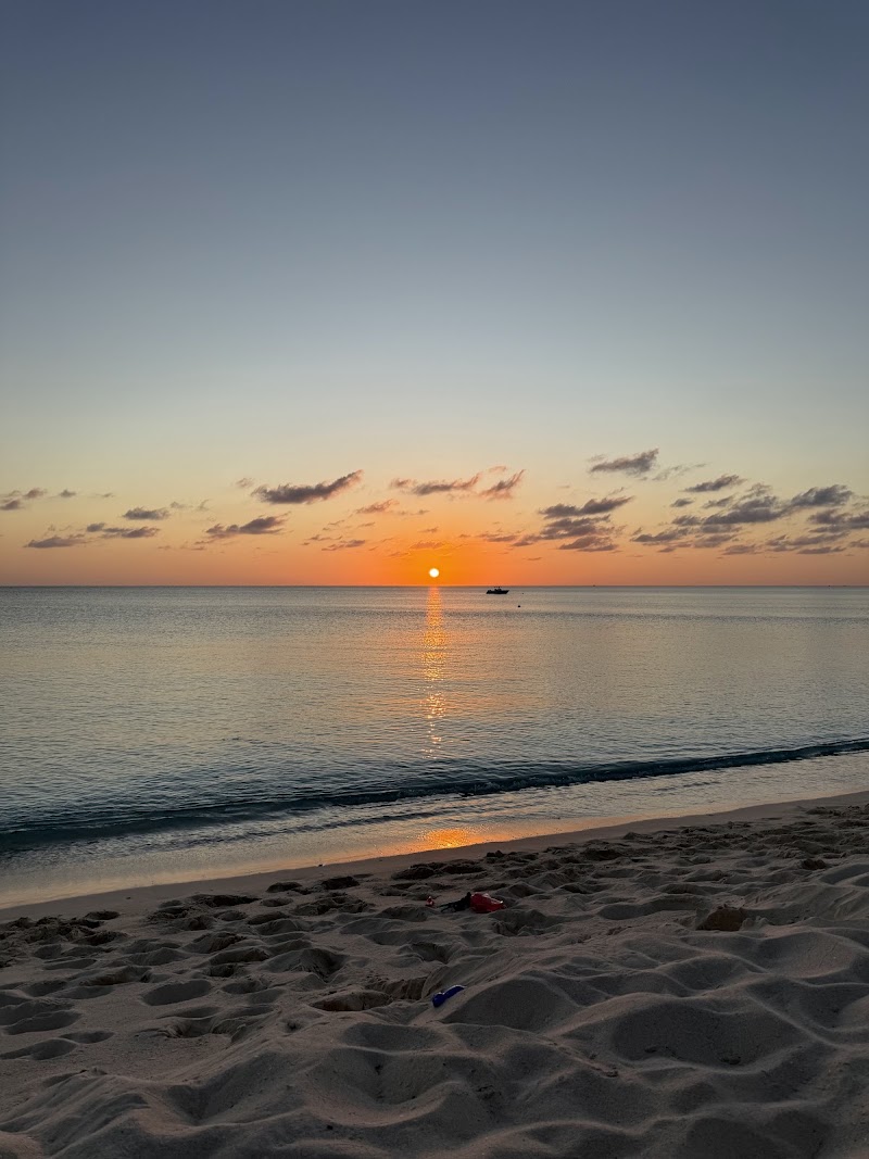 The Anchorage — Vacation Rentals in Seven Mile Beach, Grand Cayman photo 3