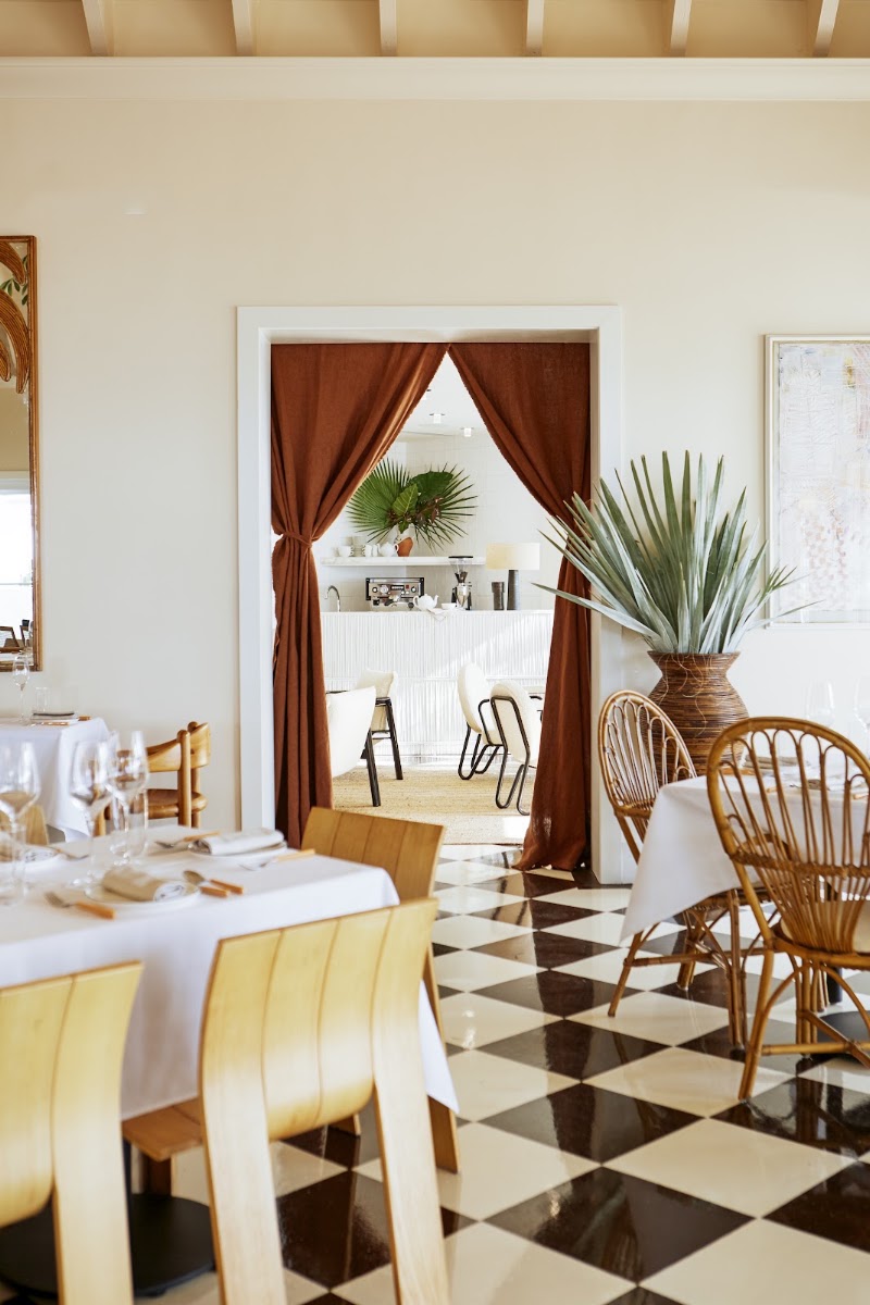 Tillie's — Beachfront in Seven Mile Beach, Grand Cayman