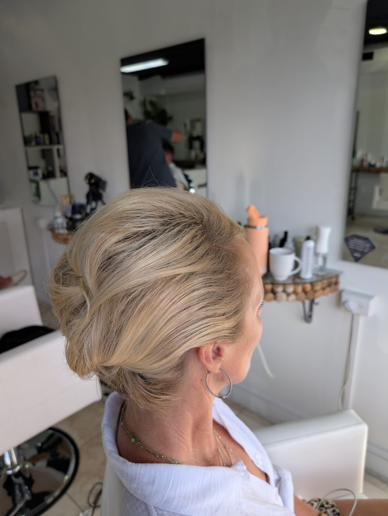 Uniko EcoSalon — Hair Salon in George Town, Grand Cayman photo 3